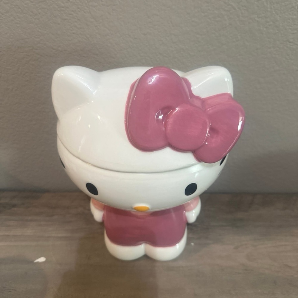 SALE! Hello Kitty Body Canister/Cookie Jar - Picture 2 of 5